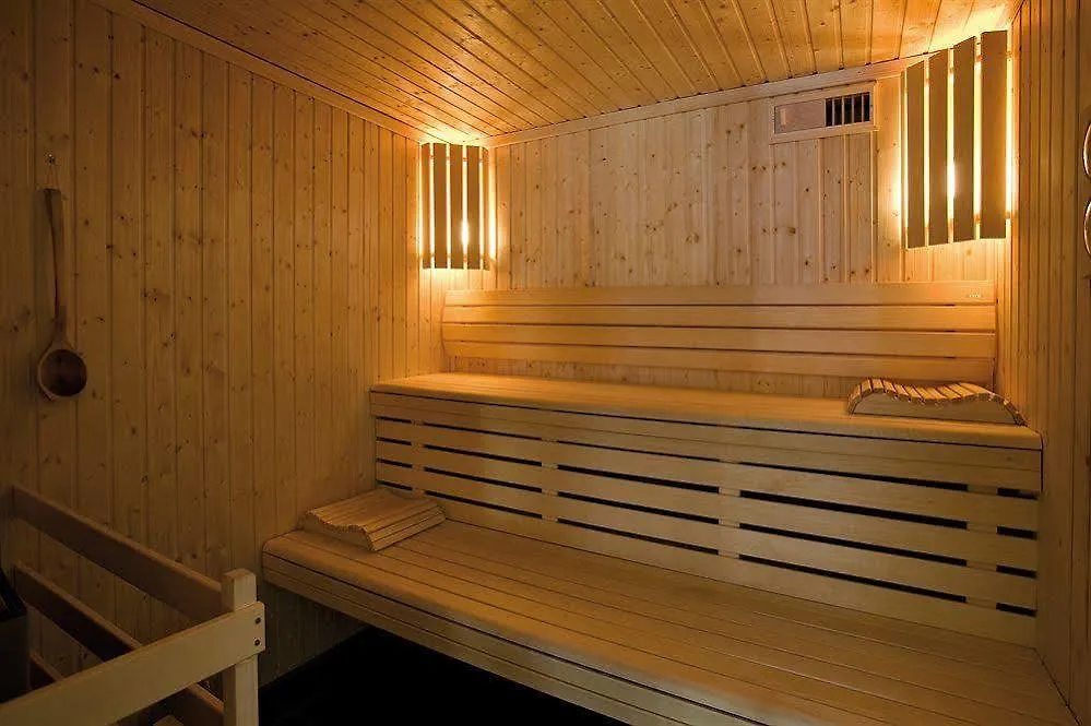 Belambra Clubs Residence Les Menuires - Le Hameau Des Airelles سان-مارتن-دي-بيفيل 2*,